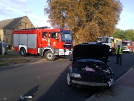 Wypadek w Wojcieszycach koło Gorzowa. Poszkodowane 3 osoby, w tym dwoje dzieci (ZDJĘCIA)
