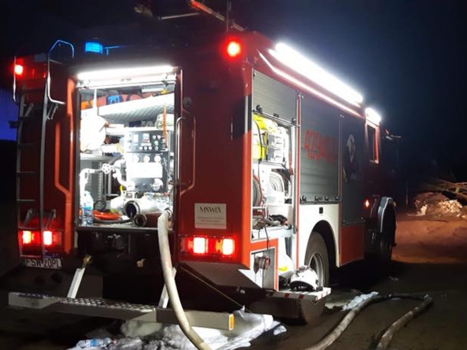Nocny pożar w kopalni węgla brunatnego w Sieniawie. W akcji 11 zastępów straży pożarnej (ZDJĘCIA)