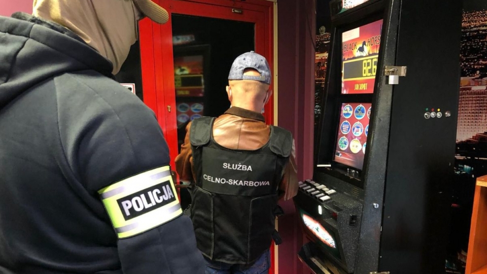 Służby rozbiły nielegalne kasyno w Sulechowie. Właścicielom grożą wysokie kary (ZDJĘCIA)