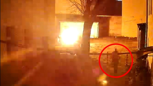 Pożar w Gorzowie. Mężczyzna podpalił samochód. Motyw zwala z nóg (FILM)
