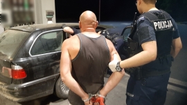Ukradł paliwo ze stacji paliw w Świebodzinie. Przed policją "ukrył się" w... trawie