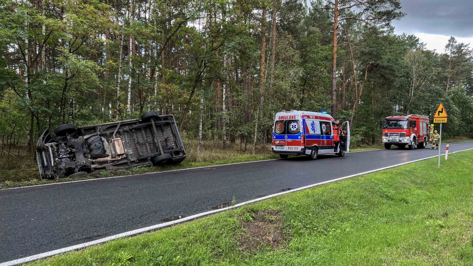 Bus Poczty Polskiej wypadł z drogi w Zielonej Górze. Jedna osoba została ranna!