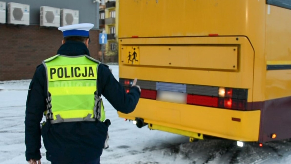 Policja kontroluje autobusy. Zobacz, jak zgłosić inspekcję pojazdu przed wycieczką (ZDJĘCIA)