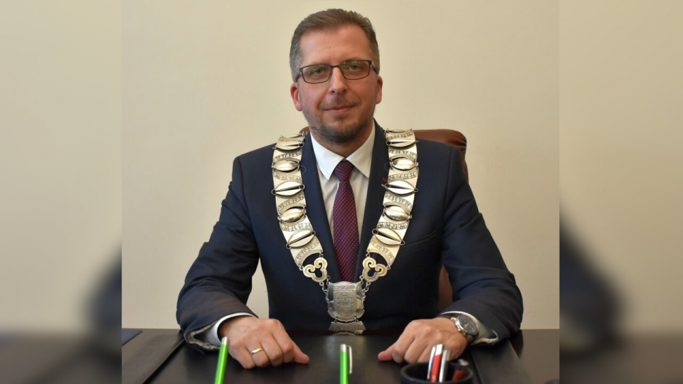 Burmistrz Szprotawy Mirosław Gąsik wraca na stanowisko