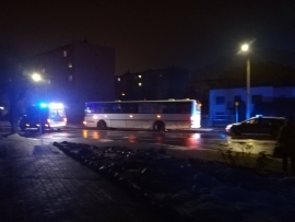 Kierowca autobusu potrącił pieszego na pasach w Sulechowie. Droga jest zablokowana (ZDJĘCIA)