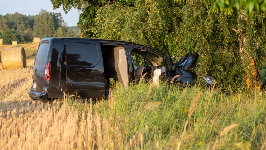 Wypadek na krajowej &quot;32&quot; koło Zielonej Góry. Zderzenie osobówek. W akcji śmigłowiec LPR (ZDJĘCIA)