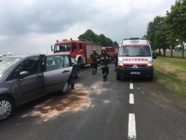 Kolizja trzech pojazdów na trasie Łagów - Leśniów Wielki. Jedna osoba ranna (ZDJĘCIA)