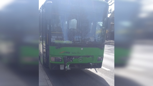 Zderzenie autobusu PKS z osobówką w Zielonej Górze (ZDJĘCIA)