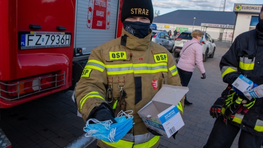 Strażacy OSP rozdadzą 720 tys. darmowych maseczek w Zielonej Górze. Lista punktów