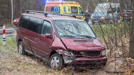 Wypadek na krajowej "27" pod Nowogrodem Bobrzańskim. Dwie osoby ranne (ZDJĘCIA)