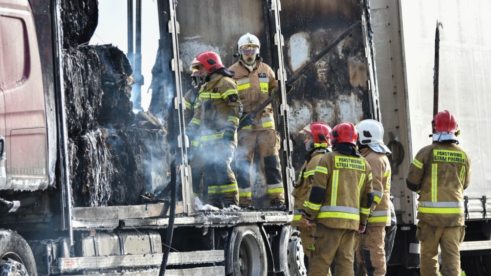 Pożar koło Sulechowa. Płonie ciężarówka ze śmieciami