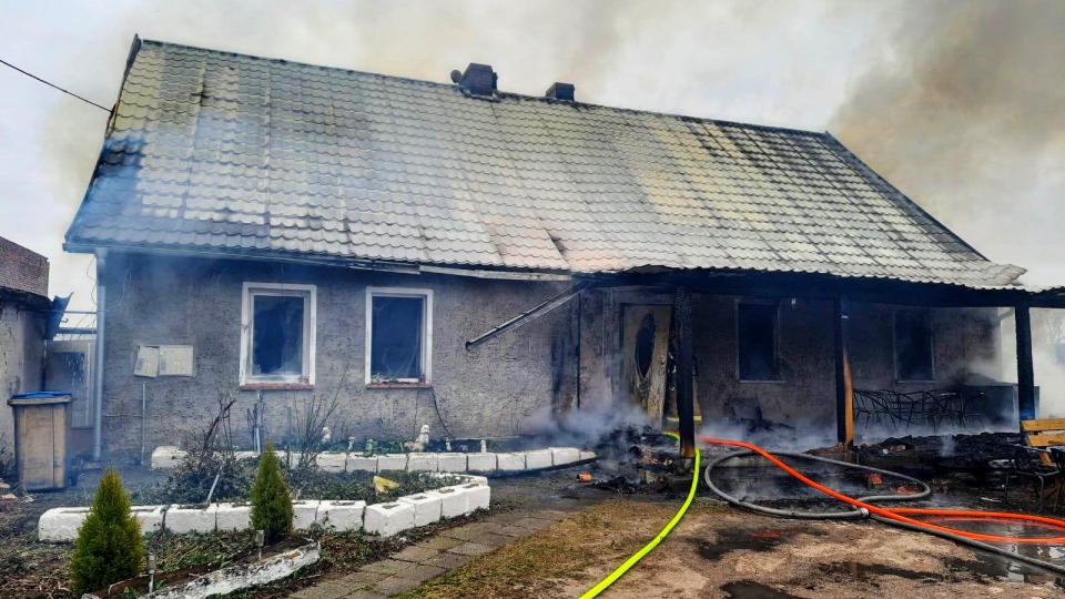 Tragiczny pożar domu pod Cybinką. W zgliszczach znaleziono zwłoki kobiety!