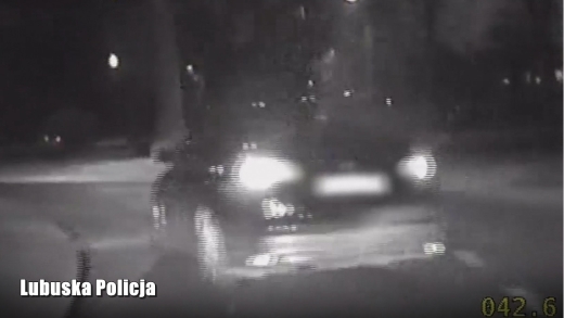 Pościg za pijanym 19-latkiem w Strzelcach Krajeńskich. Zobacz nagranie z kamery policji (FILM)