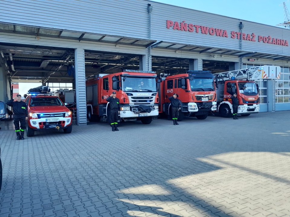 4/8 - Lubuscy strażacy oddali hołd bohaterom Powstania Warszawskiego