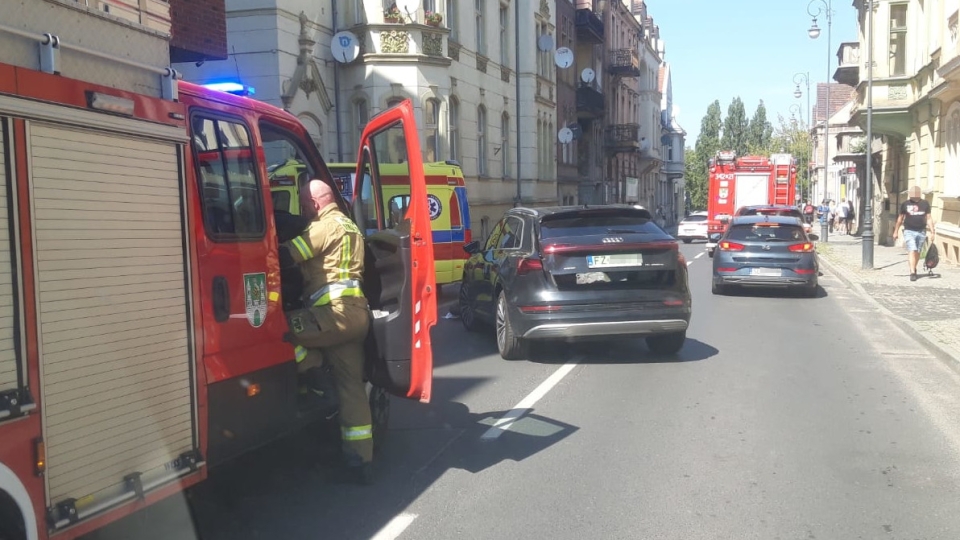 1/3 - Wypadek w Zielonej Górze. Ranna motocyklistka