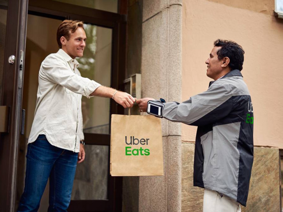 Uber Eats od kuchni, czyli logistyka „jedzenia z aplikacji” w Zielonej Górze