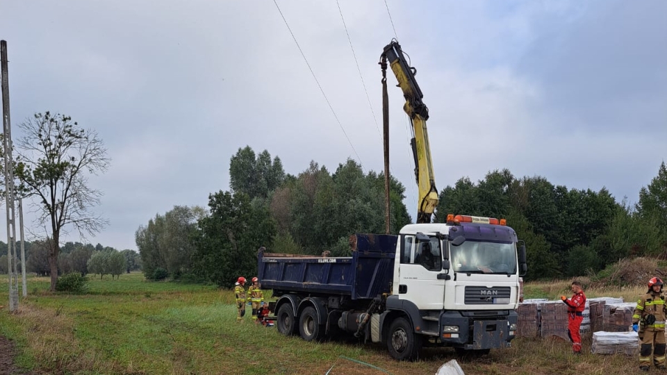 Tragiczny wypadek koło Gorzowa. Nie żyją dwie osoby porażone prądem