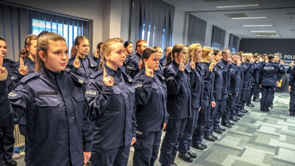 Nowi policjanci w Lubuskiem. Do garnizonu dołączyło 49 funkcjonariuszy (ZDJĘCIA)