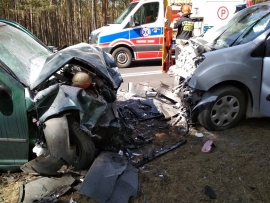Wypadek na trasie Żary - Nowogród Bobrzański. Ucierpiały dwie osoby (ZDJĘCIA)