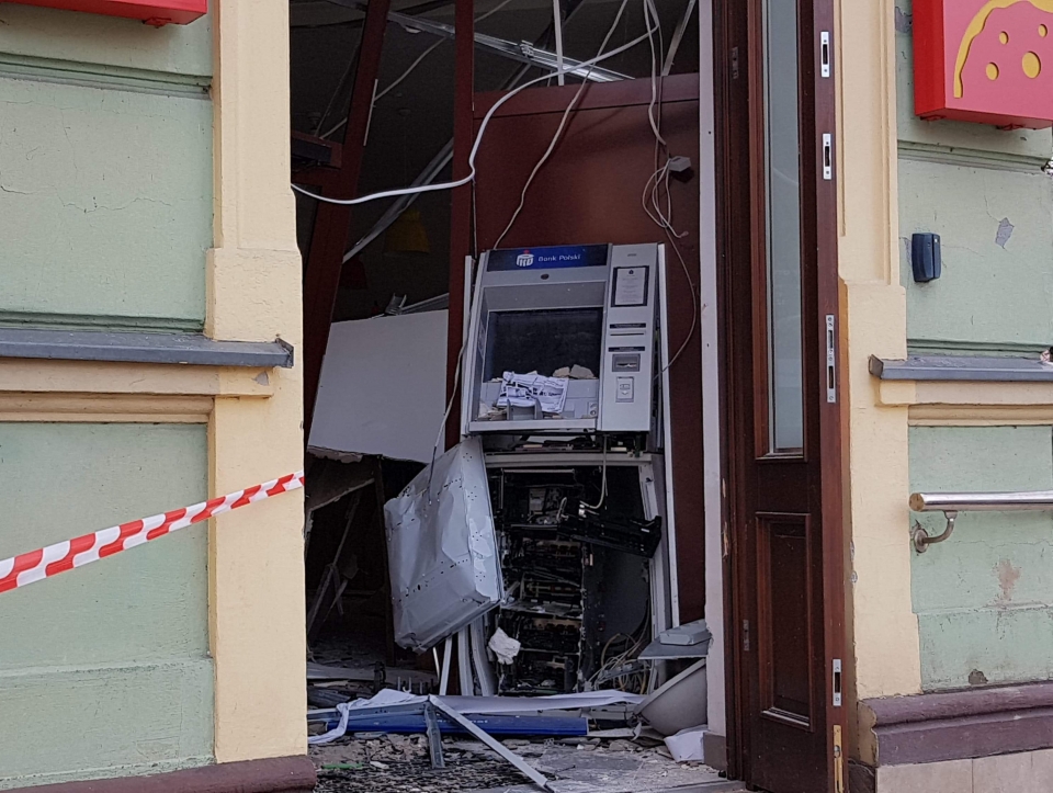 Kolejny raz wysadzono bankomat w Czerwieńsku. Sprawcy ukradli gotówkę