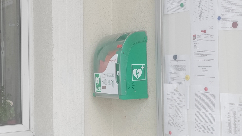 Defibrylatory AED staną w Nowogrodzie Bobrzańskim