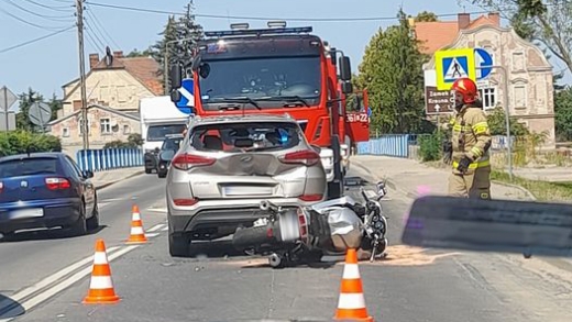 Wypadek w Krośnie Odrzańskim. Motocyklista uderzył w tył osobówki!