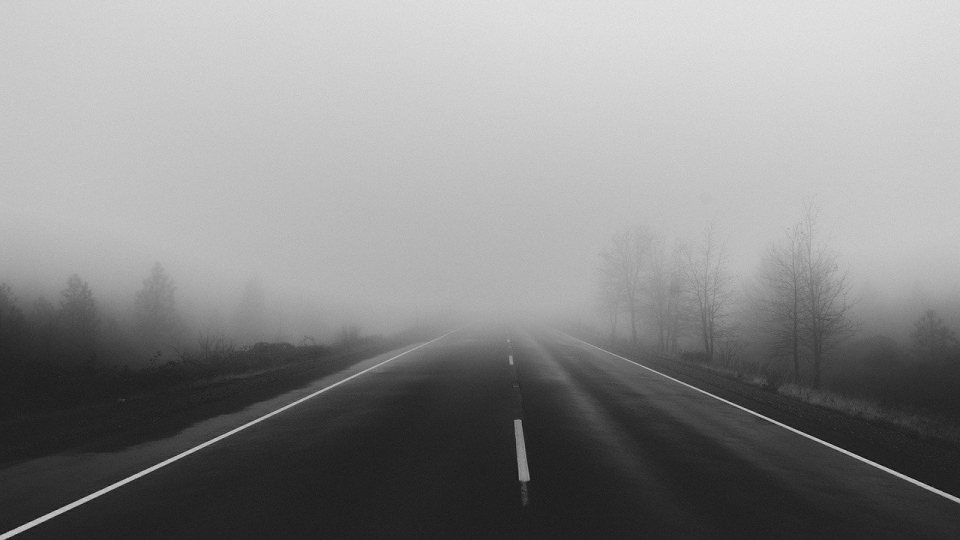Gęste mgły w Lubuskiem. Uważajcie na drogach!