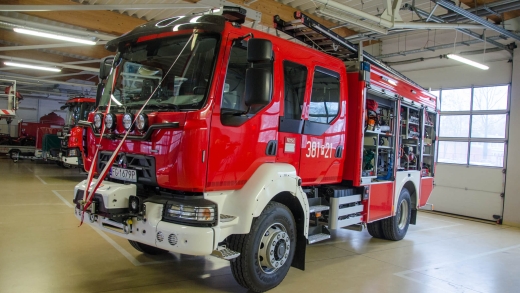 Nowy samochód gaśniczy dla strażaków z Nowej Soli. Kosztował ponad 1,1 miliona (ZDJĘCIA)