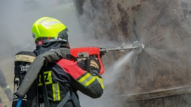 Deszczno: Strażacka COBRA w akcji. Przebije mur i stal, a potem gasi pożar (ZDJĘCIA)