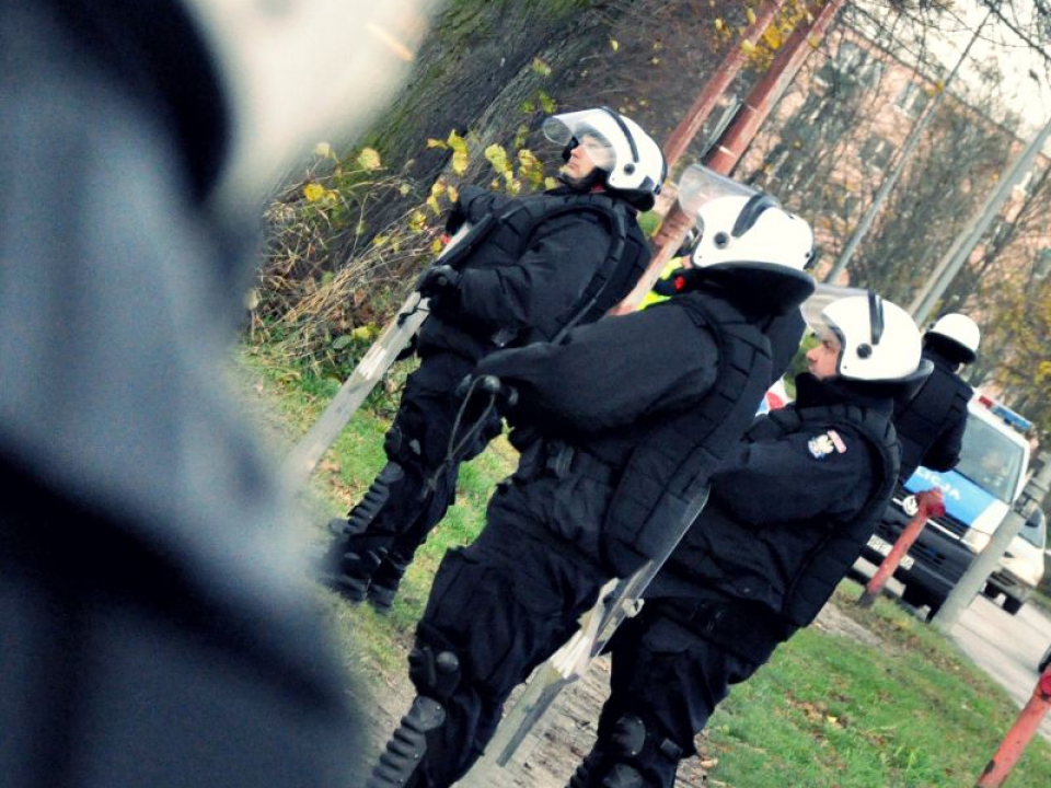 Duże siły Lubuskiej Policji przy zabezpieczeniu rozgrywek piłkarskich (ZDJĘCIA)
