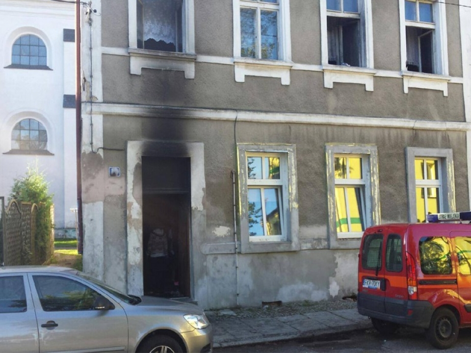 Pożar kamienicy w Krośnie Odrzańskim. Kilkoro dzieci w szpitalu (ZDJĘCIA)