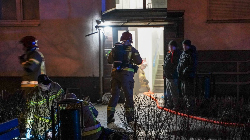 Pożar w bloku na osiedlu Piastowskim w Zielonej Górze. Jedna osoba poszkodowana (ZDJĘCIA)
