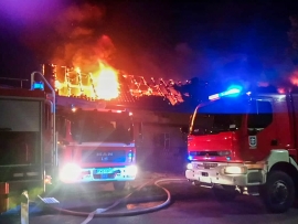 Ogromny pożar budynku we Wschowie. W akcji 8 zastępów straży pożarnej