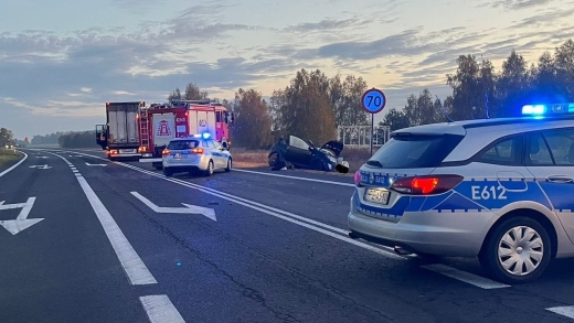 Wypadek na krajowej &quot;92&quot; koło Świebodzina. Kraksa ciężarówki z osobówką