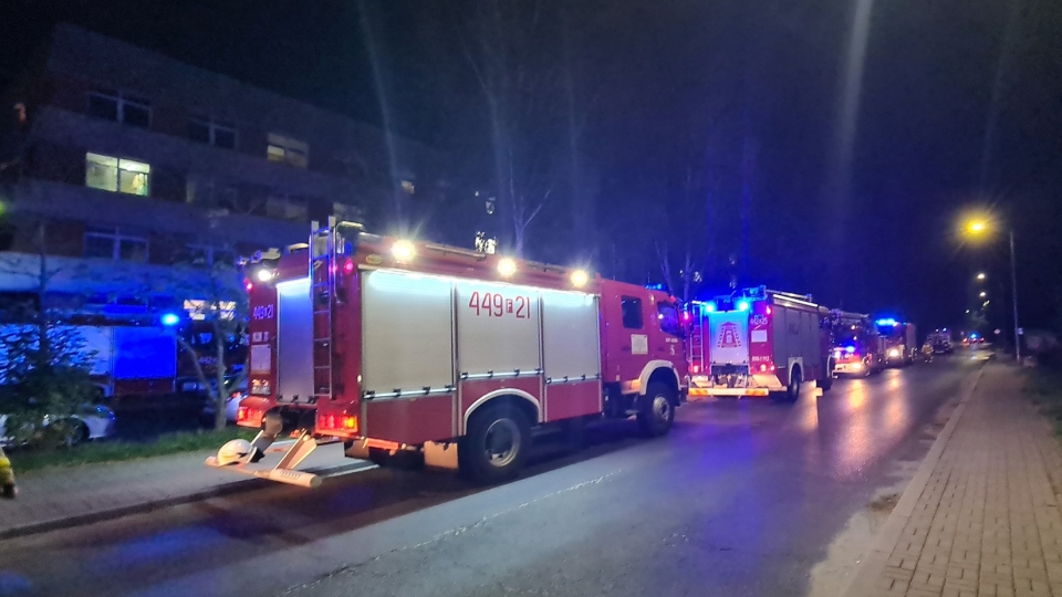 Pożar szpitala w Żaganiu. Ewakuowano pacjentów. W akcji 14 zastępów straży pożarnej (ZDJĘCIA)