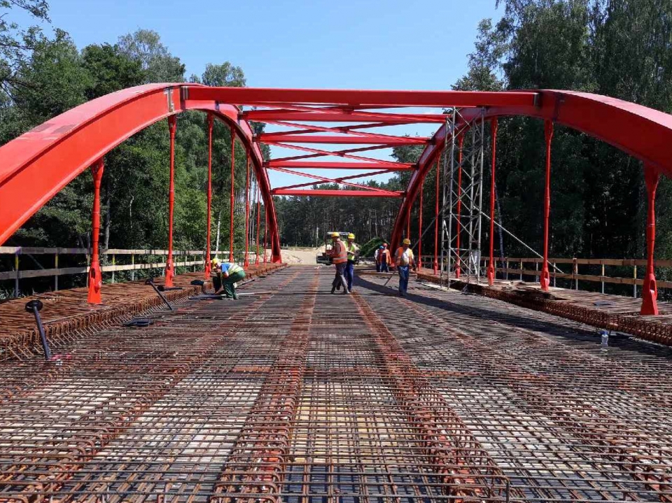 Budowa mostu w Przetocznicy idzie pełną parą. Zastąpi on wysłużoną, drewnianią przeprawę w Ołoboku
