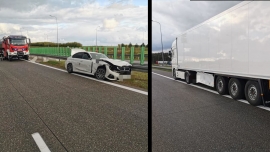 Wypadek na autostradzie A2 koło Chociszewa. Osobówka uderzyła w ciężarówkę