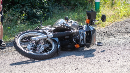 Wypadek na DK27 pod Zieloną Górą. Poszkodowany motocyklista (ZDJĘCIA)