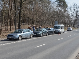 Wypadek na ulicy Wrocławskiej w Zielonej Górze. Zderzyły się 4 pojazdy (ZDJĘCIA)