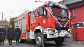 Strażacy ochotnicy z nowym wozem za ponad 800 tys. złotych. Pojazd trafił do Zimnej Brzeźnicy