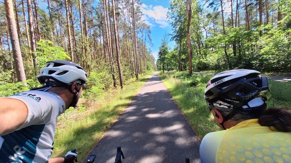 2/12 - Ta trasa rowerowa w Lubuskiem przyciąga rowerzystów. Ma miano legendarnej drogi 66