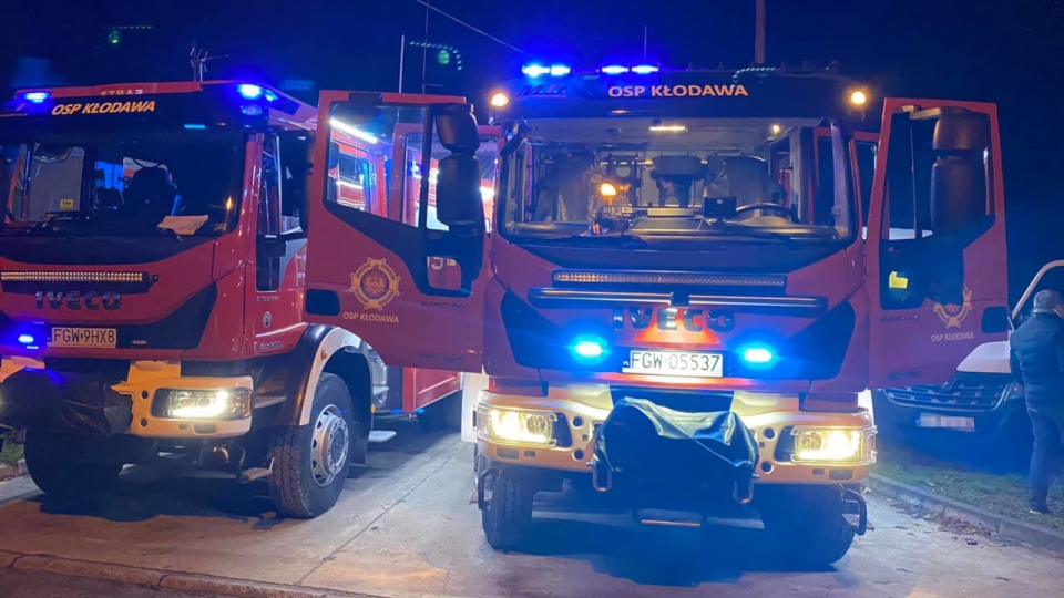 Strażacy z OSP Kłodawa z nowym samochodem gaśniczym