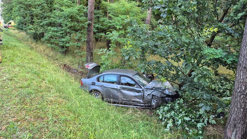 2/4 - Wypadek na krajowej &quot;22&quot; w Lubuskiem. Są ranni