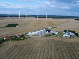 Farmy wiatrowe. Odnawialne źródło energii (ZDJĘCIA i FILM)
