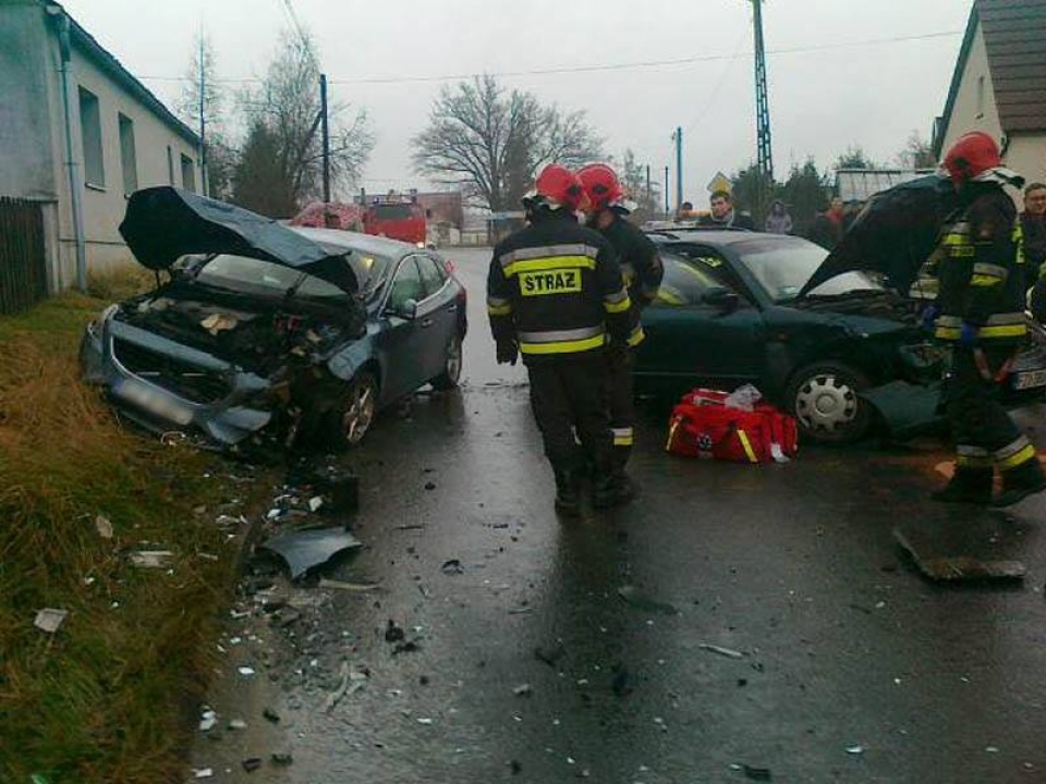 Wypadek w Płotach. Droga zablokowana