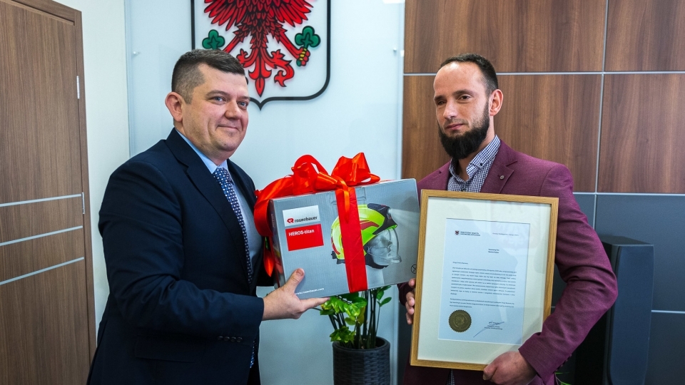Bohaterski strażak nagrodzony przez prezydenta Gorzowa