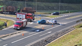 Wypadek na DK27 pod Świdnicą. Dwie osoby poszkodowane!
