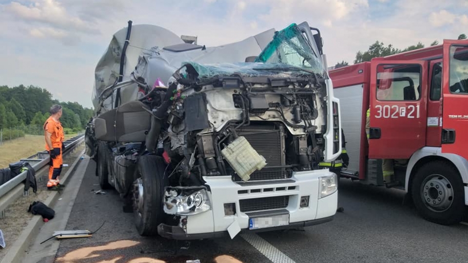 Wypadek dwóch ciężarówek na trasie S3 koło Gorzowa. Droga do Szczecina zablokowana (ZDJĘCIA)