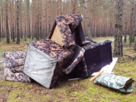 Kto podrzucił śmieci do lasu w okolicach Kiełcza? Leśnicy proszą o pomoc