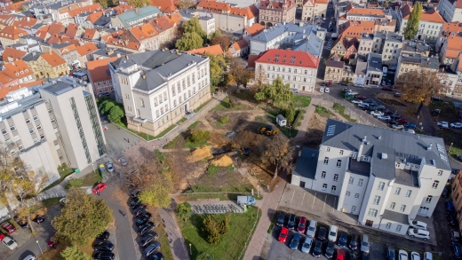Trwa rewitalizacja Placu Słowiańskiego w Zielonej Górze. Co się zmieni za ponad 4 mln złotych?